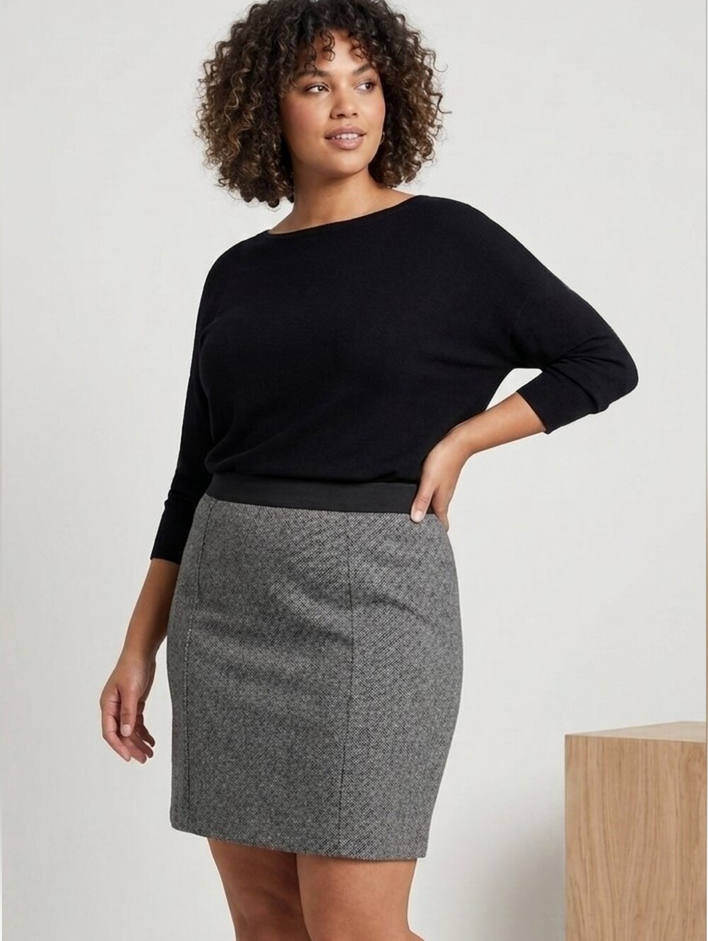 Reitmans Gray Herringbone Mini Skirt with Black Waistband,Classic Chic, Size 18